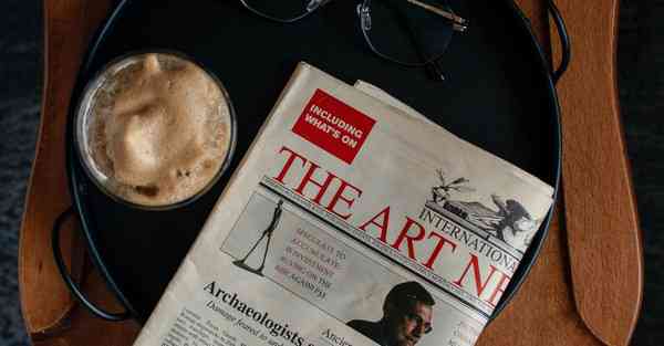 人工智能机器人荒草