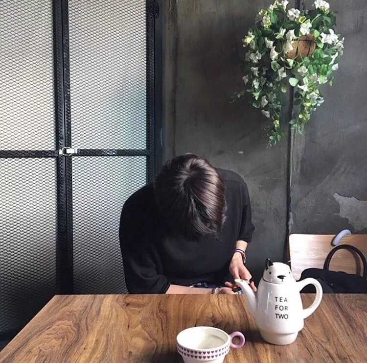 劳琼爱华