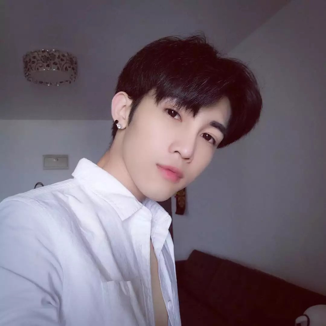 嵇中燕紫