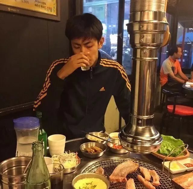 皮苇艳蓝