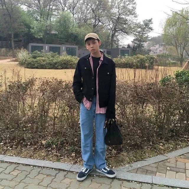 虞萱博竹