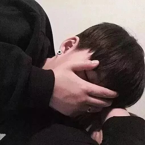 奚霞锦天